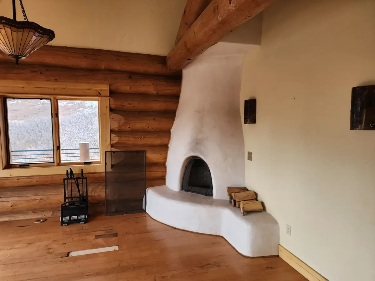 Interior of a Colorado log home with a fresh, even finish